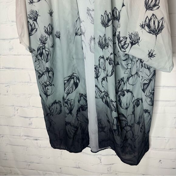 H&M small robe - Picture 3 of 5